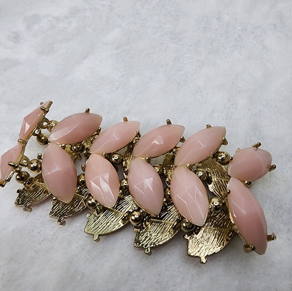 Vintage Stretch Bracelet Linked Pink Acrylic Gems with Gold Tone Metal 9" - Picture 7 of 13